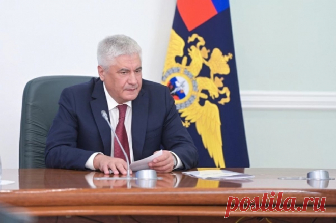Владимир Колокольцев наградил российских журналистов. Среди награжденных — редактор отдела политики АО «Аргументы и Факты» Екатерина Барова.