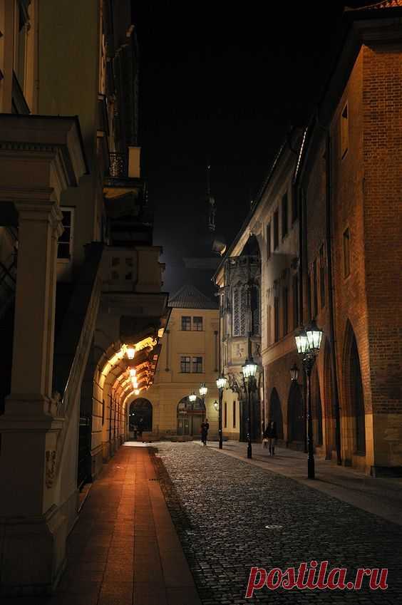 dentist04:
“ Prague Street - by David Oliver on 500px
”