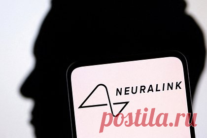 Первый человек с мозговым имплантом Neuralink начал изучать языки с помощью чипа