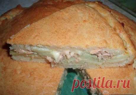 Очень быстрый нежный пирог с картофелем и рыбой