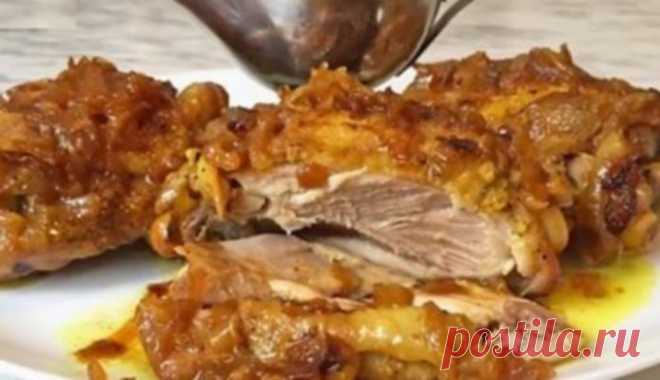«Пьяная» курица в пиве. Очень сочная и ароматная Сегодня поделюсь с вами очень простым и оригинальным рецептом приготовления мяса в...