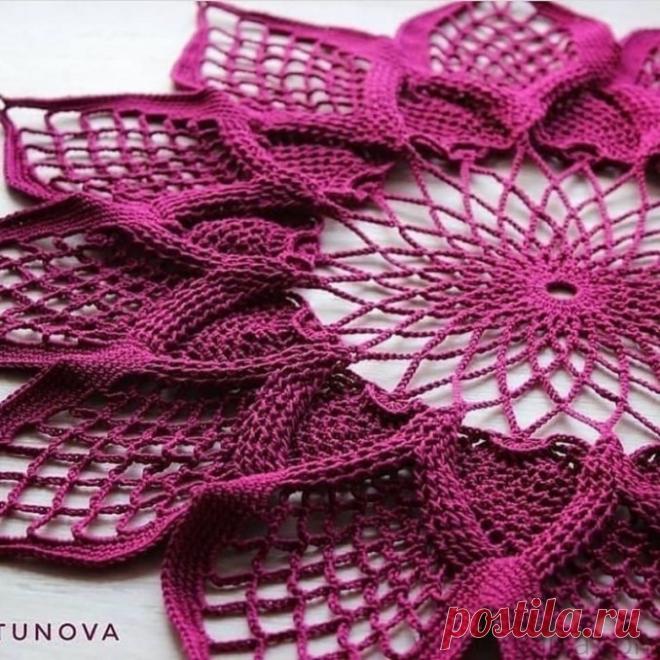 Шикарная объемная салфетка крючком. Сказочно красивые салфетки со схемами