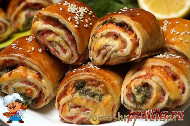 Слойки с ветчиной и сыром из слоеного теста рецепт с фото