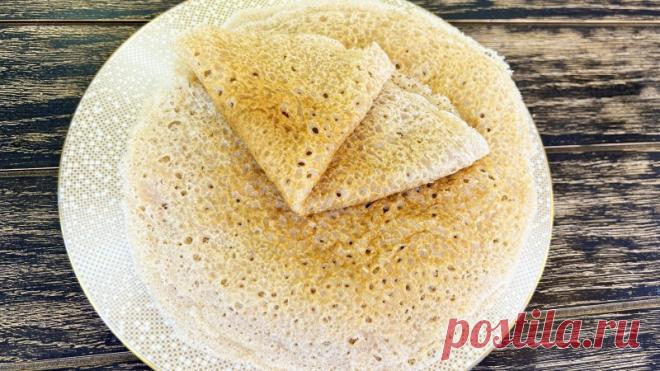 Постные блины на воде - рецепт 1872 г. - Любимые блины Льва Толстого Блины на воде - постные, вегетарианские. Рецепт 1872 г. Такие блины готовила супруга Льва Толстого - Софья Андреевна Толстая. Очень вкусные соленые блинчики без сахара.СМОТРИТЕ ТАКЖЕ:  ▶ Блины рецепты ▶ Постное меню Ингредиенты:   Гречка или гречневая мука - 60 г.  Мука пшеничная - 100 г....