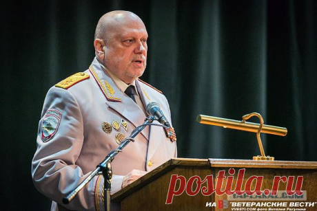 Про олимпиаду, мнение генерала - ЯПлакалъ Очень понравилась публикация генерала Александра Михайлова, решил вам ее показать, полностью его поддерживаю!  Итак Олимпиада. Какую задачу мы решим, участвуя в ней, как безродная скотина. Без символов России, униженные и оскорбленные. Порвать никого...