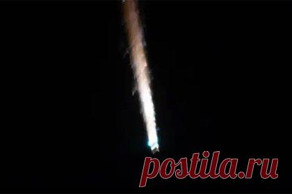 Грузовой космический корабль сгорел дотла на глазах у космонавтов. Грузовой корабль «Прогресс МС-23» покинул Международную космическую станцию (МКС) и сгорел в атмосфере. 29 ноября, около 14:02 по московскому времени «Прогресс МС-23» вошел в плотные слои атмосферы и сгорел там дотла на глазах у космонавтов. Часть элементов грузовика упали в несудоходном районе Тихого океана.