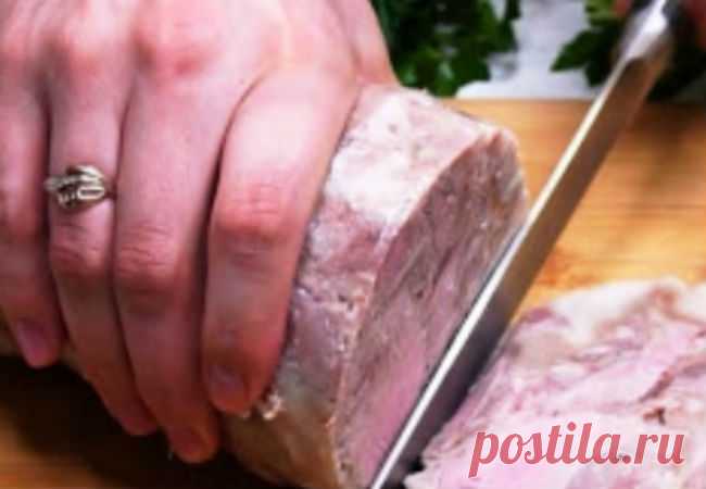 Вареная колбаса в бутылке: ставим на ночь и утром уже готовим бутерброды Настоящая вареная колбаса с легкостью готовится без дополнительных приспособлений и уж точно без применения ненужных консервантов. Рецепт на самом деле прост: сначала отварим курицу, а затем сделаем ф