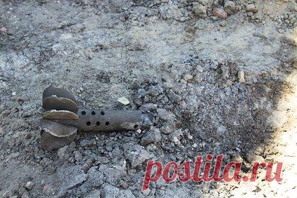 Российский город обстреляли со стороны Украины. Вооруженные силы Украины (ВСУ) обстреляли город Грайворон, находящийся в Белгородской области. Об этом в понедельник, 7 ноября, сообщил губернатор региона Вячеслав Гладков в своем Telegram-канале. В результате атаки ВСУ оказался поврежден трансформаторный блок, который посекло осколками снаряда.