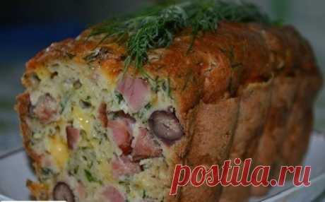 Закуска «Мясной кекс» печеный 
Состав закуски:копченое мясо(колбаса) 350 грфасоль отварная(или из банки) 400 грмаслины 20грсыр (любой, на ваш вкус) 100 гр100 гр сметаны100 гр майонеза3 яйца1 ст муки1 ч л гашеной содызеленьМясо и с…