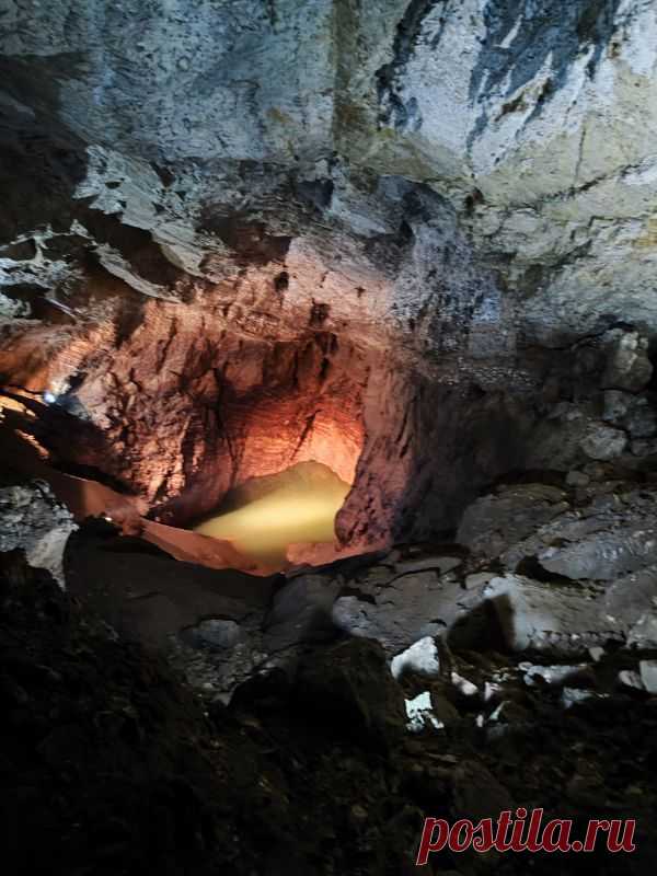 Подземное царство Абхазии: Новоафонская пещера 🕳️

Огромные залы, подсвеченные озера и безмолвные сталактиты, которым миллионы лет. Чувствуешь себя настоящим первооткрывателем, спускаясь вглубь на 160 метров! Это одна из самых крупных пещер на планете, и ее масштабы действительно захватывают дух.

#НовыйАфон #НовоафонскаяПещера #Абхазия #пещеры #природаАбхазии #путешествия #отдыхвАбха