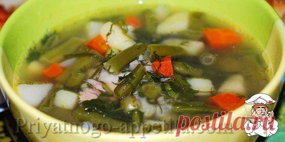 Суп из стручковой фасоли – это очень легкий, вкусный и полезный супчик, который можно приготовить как на мясном бульоне, так и в полностью диетическом исполнении, т.е. на воде.