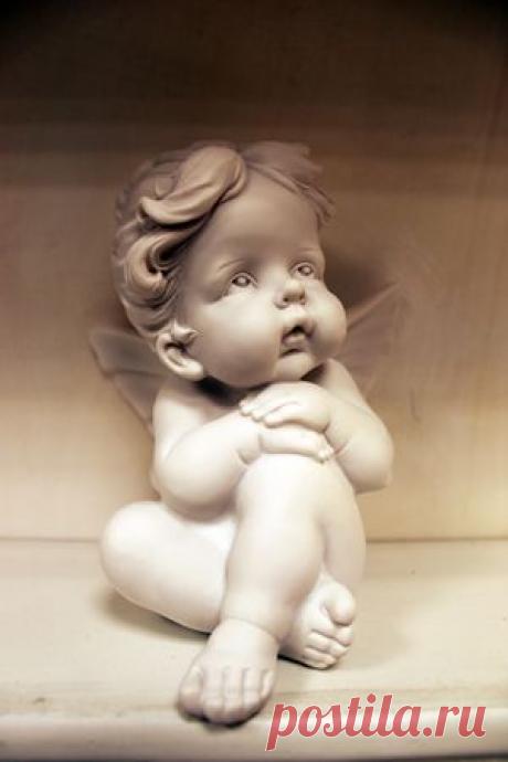 Красивые, оригинальные декоративные статуэтки, фигурки ангелов и ангелочков, амуров и купидонов в стиле Прованс и Кантри из фарфора и полистоуна для интерьера дома и комнаты в стиле Прованс и Кантри: можно недорого купить в интернет магазине Уголок Прованса в Москве