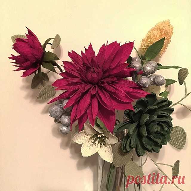 @pinkandposey silver brunia 1
#paperflowers #crepepaper #brunia
