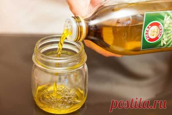 ФРАНЦУЗСКАЯ САЛАТНАЯ ЗАПРАВКА - ПЯТИМИНУТКА 

Легкая приправа для овощного салата 
Время подготовки: 10 мин.
Время приготовления: 5 мин.

Ингредиенты:
• 150 мл оливкового масла
• 3ст.л. винного уксуса
• 1ст.л. зернистой горчицы «Махеевъ»
• 1 зубчик чеснока, раздавленный
• 1ч.л. меда

Способ приготовления:
Удобно готовить салатную заправку в баночке с крышкой, которую можно хранить в холодильнике.