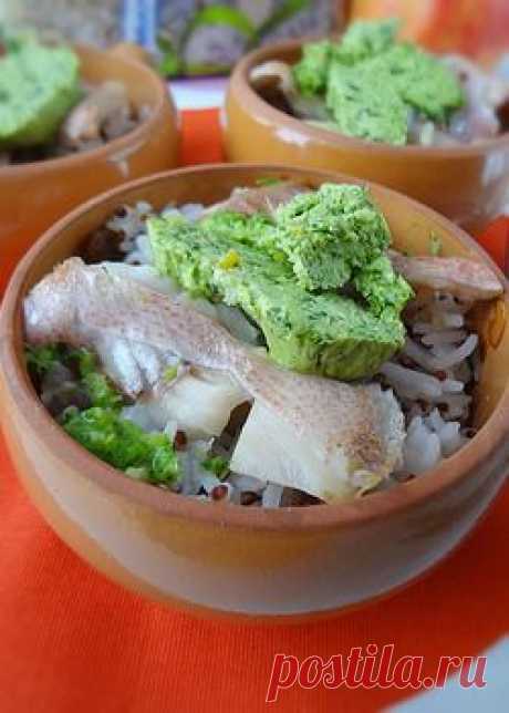 Запеченный морской окунь с рисом и киноа - кулинарный рецепт.
