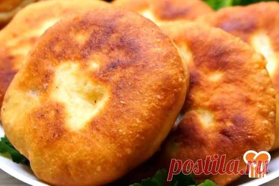 Беляши на кефире
Получаются вкусные, пышные и сочные.  Тесто готовится на кефире очень быстро и без дрожжей, и не нужно ждать, когда тесто поднимется, можно сразу приступать к приготовлению.