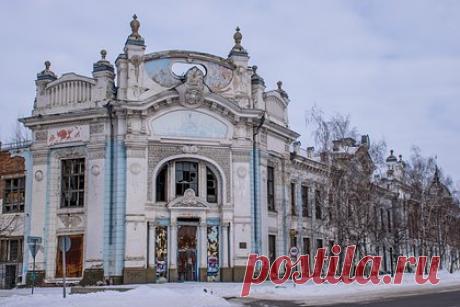 Российский город остался без воды и света. Жители Бийска Алтайского края остались без воды и электричества. Водоснабжения некоторые районы города лишились из-за аварии на трубопроводе. В администрации заявили, что собираются решить проблему в течение суток. Подачу электричества в городе прерывают каждый день из-за плановых работ.