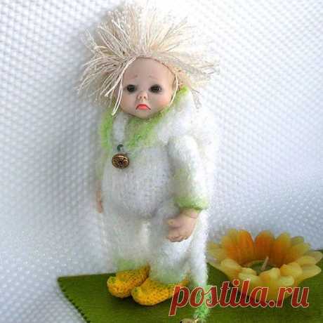 🙋👋😄Даже взрослые в душе - дети! Кто-то  играется, создавая, а кто-то  коллекционирует и радуется !
Малыш эльф Одуванчик. Немного обижен, но свой Дом нашёл и завтра в путь!✈🛅🚶
