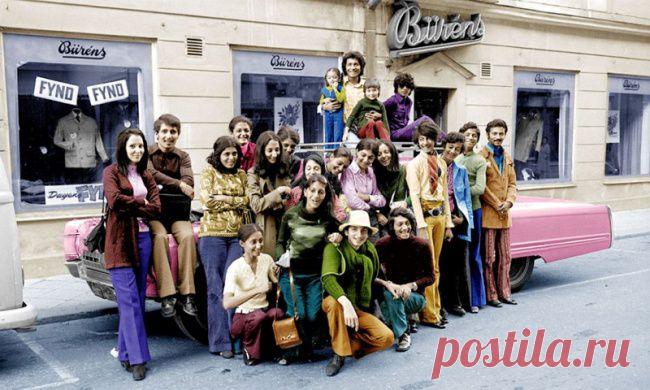 Усама бен Ладен во время визита в Лондон со своей семьей в начале 70-х.