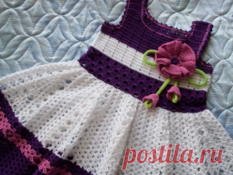 Платье для девочки крючком
Автор Ольга Кузнецова.
На возраст 2 - 3 года. Пряжа "Ажурная" 280 м на 50 гр. Крючок 1,75. Расход 3 мотка.
Связала и поделилась схемой Ольга Кузнецова