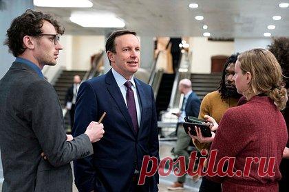 В США назвали условия помощи Украине и Израилю. Украина и Израиль должны соблюдать права человека и международное право для получения помощи от США. Об этом заявил сенатор Конгресса США от штата Коннектикут, демократ Крис Мерфи. Мерфи подчеркнул, что действия Армии обороны Израиля (ЦАХАЛ) в секторе Газа неприемлемы и только укрепят ХАМАС как группировку.