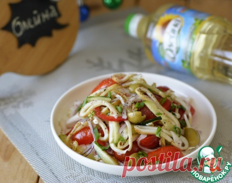 Салат из пряных кальмаров с овощами – кулинарный рецепт
