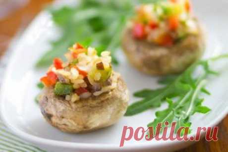 Самые вкусные закуски: фаршируем шампиньоны.
