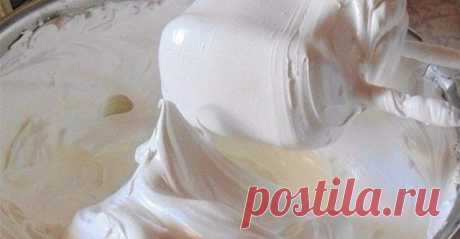 САМЫЙ ВКУСНЫЙ КРЕМ ДЛЯ ТОРТОВ ИНГРЕДИЕНТЫ: ● Белок яичный (если мелкие, то 5шт.) — 4 шт ● Сахар — 1 стак. ● Ванилин —1 пакетик ● Кислота лимонная — 1/4 ч. л. ПРИГОТОВЛЕНИЕ: Миксером слегка взбить белки, добавить сахарный песок, ванилин и лимонную кислоту. Ставим на водяную баню, чтобы вода уже кипела и взбиваем миксером 10-15 минут. Масса получится белоснежная …