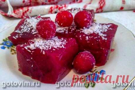 Желе из замороженных ягод. Рецепт с фото Желе из ягод - легкий и полезный десерт, вкус которого понравится всем - и сладкоежкам, и тем, кто придерживается правильного питания. Тем более что сахара для рецепта ягодного желе можно взять минимальное количество или совсем исключить, если выберете для готовки только сладкие ягоды. 


