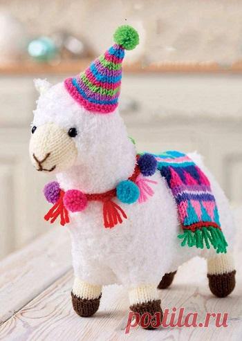 Вязаная игрушка «Нарядная лама» | DAMские PALьчики. ru