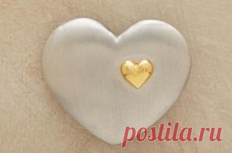 У нас нет обязательства ни перед кем, мы никому ничего не должны. У нас есть обязательство только перед собой любить самих себя.
Йоги Бхаджан