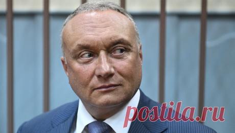 Бывший партнер сенатора Савельева попросил Бастрыкина разобраться в его бизнесе. В СКР обратился бизнесмен Сирин Бадрутдинов, бывший компаньон находящегося под следствием по уголовному делу о растрате сенатора от Тульской области Дмитрия Савельева. Об этом сообщает &quot;Коммерсант&quot;. Речь идет о средствах из их ...