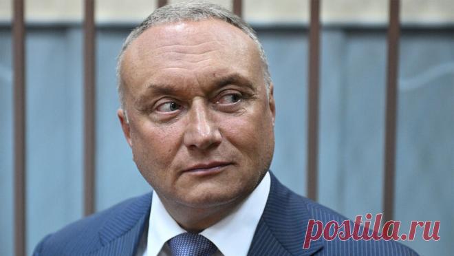 Бывший партнер сенатора Савельева попросил Бастрыкина разобраться в его бизнесе. В СКР обратился бизнесмен Сирин Бадрутдинов, бывший компаньон находящегося под следствием по уголовному делу о растрате сенатора от Тульской области Дмитрия Савельева. Об этом сообщает "Коммерсант". Речь идет о средствах из их ...