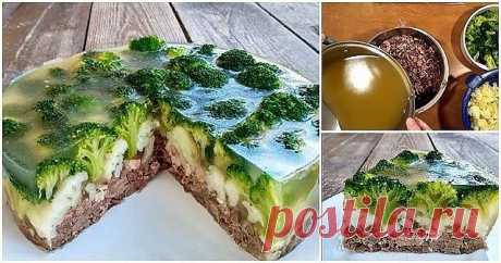 ЗАКУСОЧНЫЙ МЯСНОЙ ТОРТ&quot;ЛЕШИЙ&quot; — оригинальная подача. 


Для приготовления мясного торта вам понадобится:

    говядина на кости – 1 кг;

    2 литр воды;

    копченая грудинка – 100 гр (или пара копчёных рёбер);

    морковь – 2 шт;

    лук репчатый – 2 шт;

    зелень, чёрный перец горошком, лавровый лист, чеснок и соль по вкусу;

    цветная капуста – 200-300 гр;

    капуста брокколи – 300-350 гр;

    желатин ...