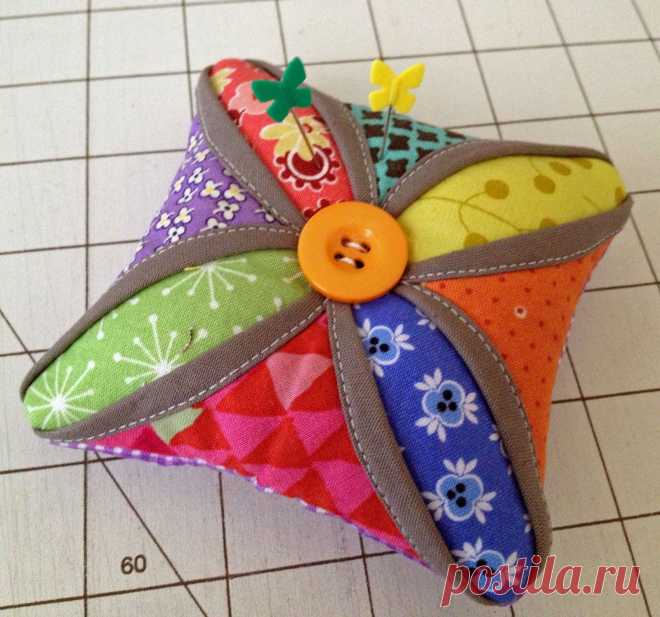 Дневник Quilt Maven: Искусственная Соборной ОС Windows Pincushion Учебник