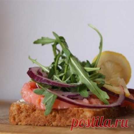 Датский открытый сэндвич (smørrebrød) с красной рыбой рецепт – датская кухня: сэндвичи