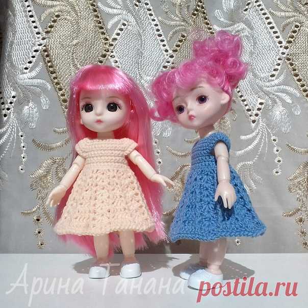 Распашное платьице для баболи с рельефными столбиками

Не забудьте похвастаться своими работами, добавляйте фото в альбомчик: https://vk.com/album-10690987_269749845
Если делитесь описанием, пожалуйста, указывайте автора (Арина Танана) и давайте ссылку на источник. Спасибо!

#вяжем_крючком_tanari #куклы_крошки_tanari

Приятного вязания!
Крючок 1,25-1,5
Пряжа Alize Cotton Soft (100 г/600 м)
2-3 пришивные кнопки
Обозначения:
сбн – столбик без накида
\|/ - 3 сбн в одну петлю
...