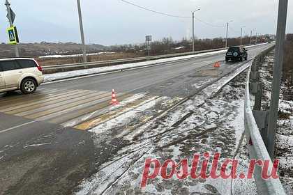 Появились подробности гибели двухлетней россиянки в ДТП на зебре. В Новосибирской области россиянин за рулем Honda насмерть сбил двухлетнего ребенка. Об этом стало известно KP.RU. Авария произошла в микрорайоне Подгорный — россиянка с двумя детьми четырех и двух лет переходила дорогу по зебре. В детском саду «Сибирячок» сообщили, что мать вела детей в детсад.