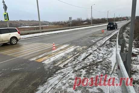 Появились подробности гибели двухлетней россиянки в ДТП на зебре. В Новосибирской области россиянин за рулем Honda насмерть сбил двухлетнего ребенка. Об этом стало известно KP.RU. Авария произошла в микрорайоне Подгорный — россиянка с двумя детьми четырех и двух лет переходила дорогу по зебре. В детском саду «Сибирячок» сообщили, что мать вела детей в детсад.