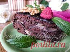 Шоколадная шарлотка с яблоками