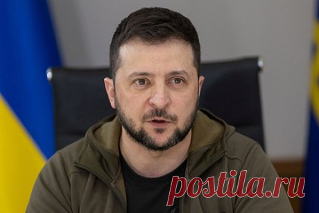 В России отреагировали на указ Зеленского о населенных украинцами территориях. Исходя из подписанного президентом Украины Владимиром Зеленским указа об исторически населенных украинцами территориях России можно сделать вывод о том, что режим главы государства находится в сложном положении. Так на решение президента ответил депутат Госдумы Дмитрий Новиков.