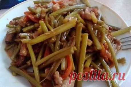Как вкусно приготовить чесночные стрелки? Пошаговые рецепты с фото и видео подсказками объяснят, как сделать стрелки чеснока с яйцами, томатом или «как грибы».