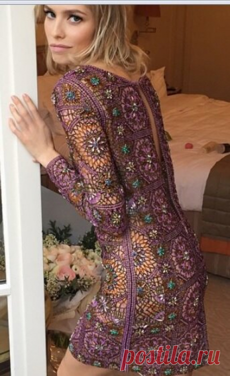 Платье бренда Emilio Pucci все из бисера, а мне нужно было связать крючком. Рассказываю про самый необычный заказ платья для выпускницы | Вязание крючком с Захарченко Ольгой | Дзен