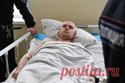 Напавший на главу Мурманской области решился на убийство после 15-минутной встречи с губернатором. О чем он рассказал?. Россиянин Александр Быданов, напавший на главу Мурманской области Андрея Чибиса, дал показания в суде. Он рассказал, что перед нападением присутствовал на встрече с губернатором около 15 минут. Он также пообещал извиниться перед Чибисом и заявил, что сожалеет о случившемся. Суд отправил его в СИЗО на два месяца.