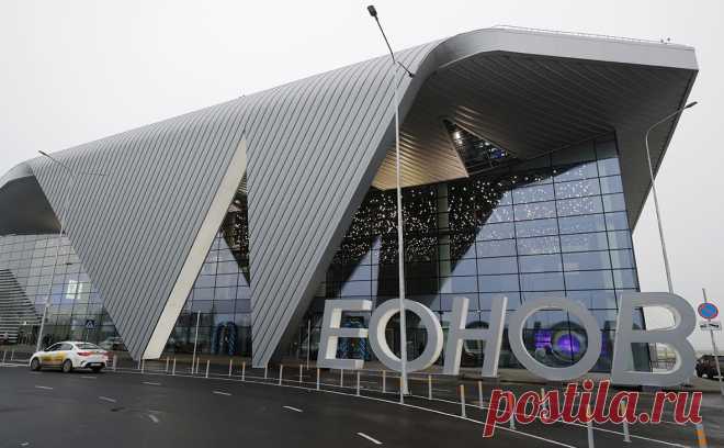 Аэропорт Кемерово закрыли на сутки из-за дефектов взлетной полосы. Международный аэропорт имени А.А. Леонова в Кемерово закрыли до утра понедельника, 5 июня, сообщили РБК в пресс-службе аэропорта.