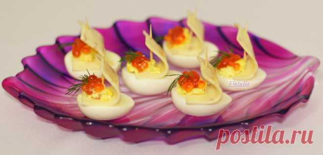 фаршированные яйца с икрой