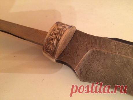 Нож своими руками (дамасская сталь, карельская береза, серебро) (11 фото) | Чёрт побери Изготовление ножа под себя. Рукоятка и ножны - карельская береза. линок - дамасская сталь. Больстер и тыльник заказывал у ювелира из серебра.