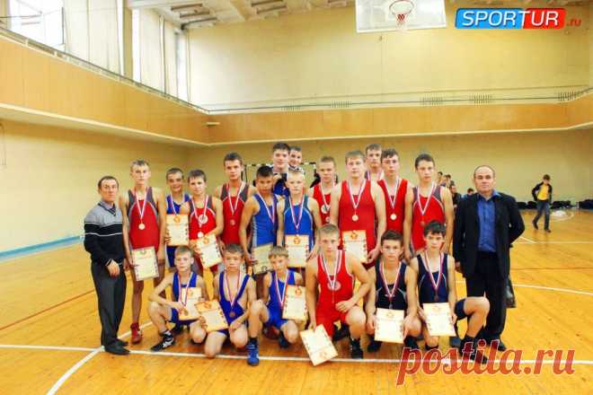 Сарапульский борец выиграл "золото" республиканских соревнований | Сарапул.NET