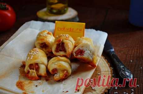 Рогалики с колбасой и сыром