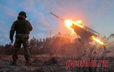 ВС РФ поразили место предполетной подготовки беспилотников ВСУ дальнего действия. Российские силы также нанесли поражение пунктам временной дислокации формирований ВСУ, отметили в Минобороны России